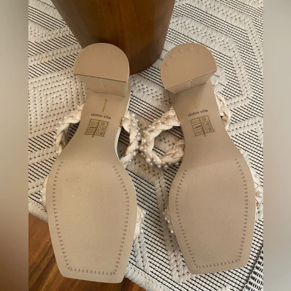 NWOT Dolce Vita Tan Pearl-Adorned Women's Heels - Picture 7 of 7